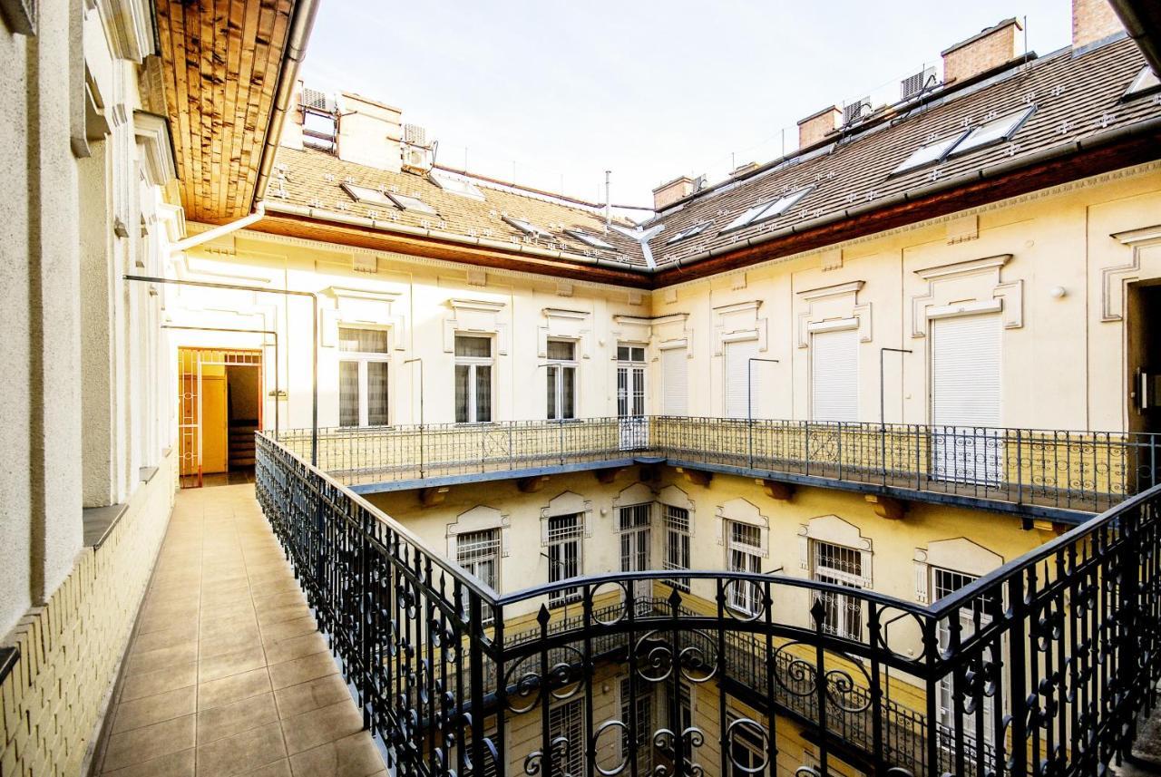 Luxury Paulay Street Apartment Budapest Exterior foto
